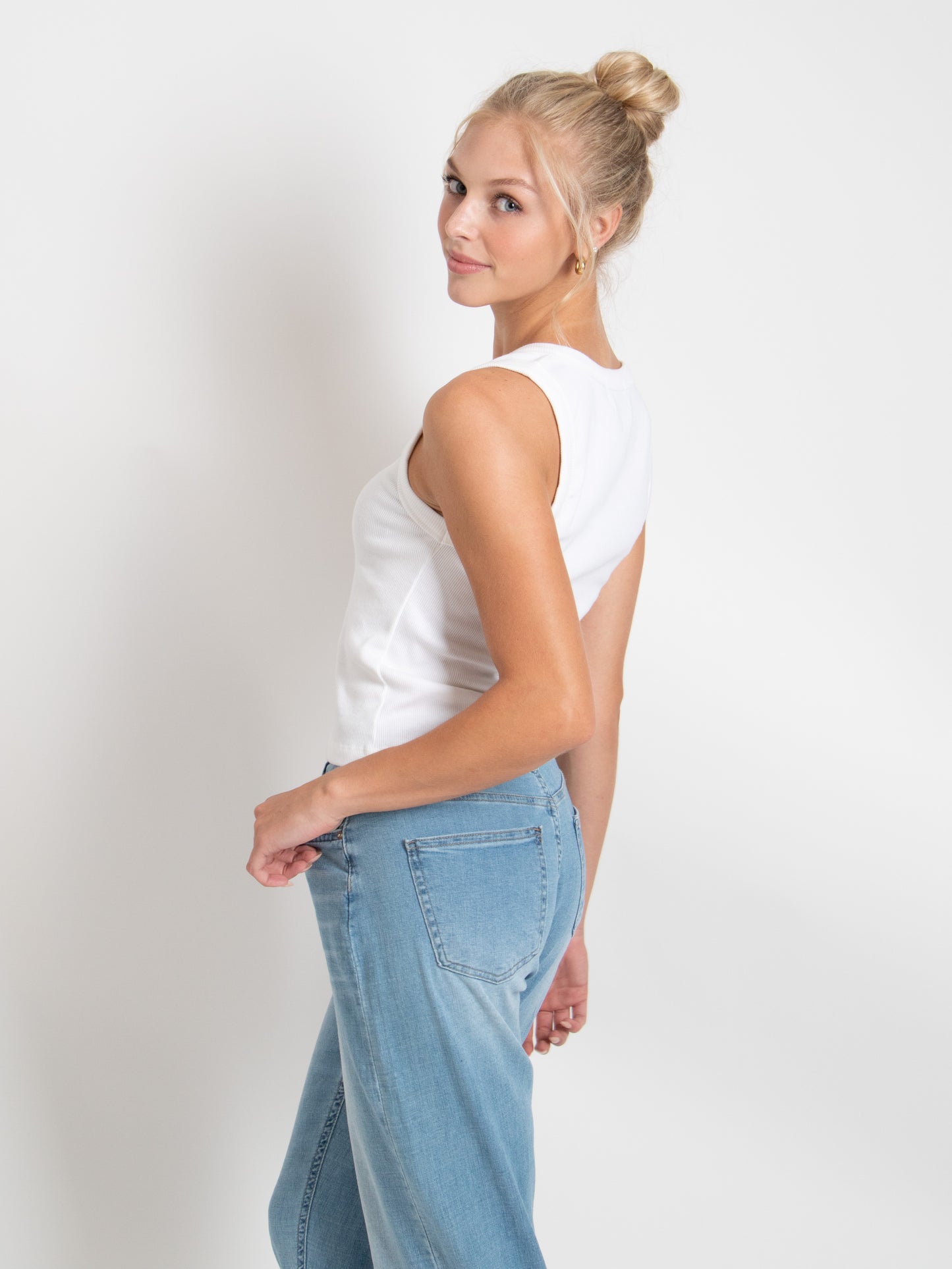 Unbalance Cut Tank Top