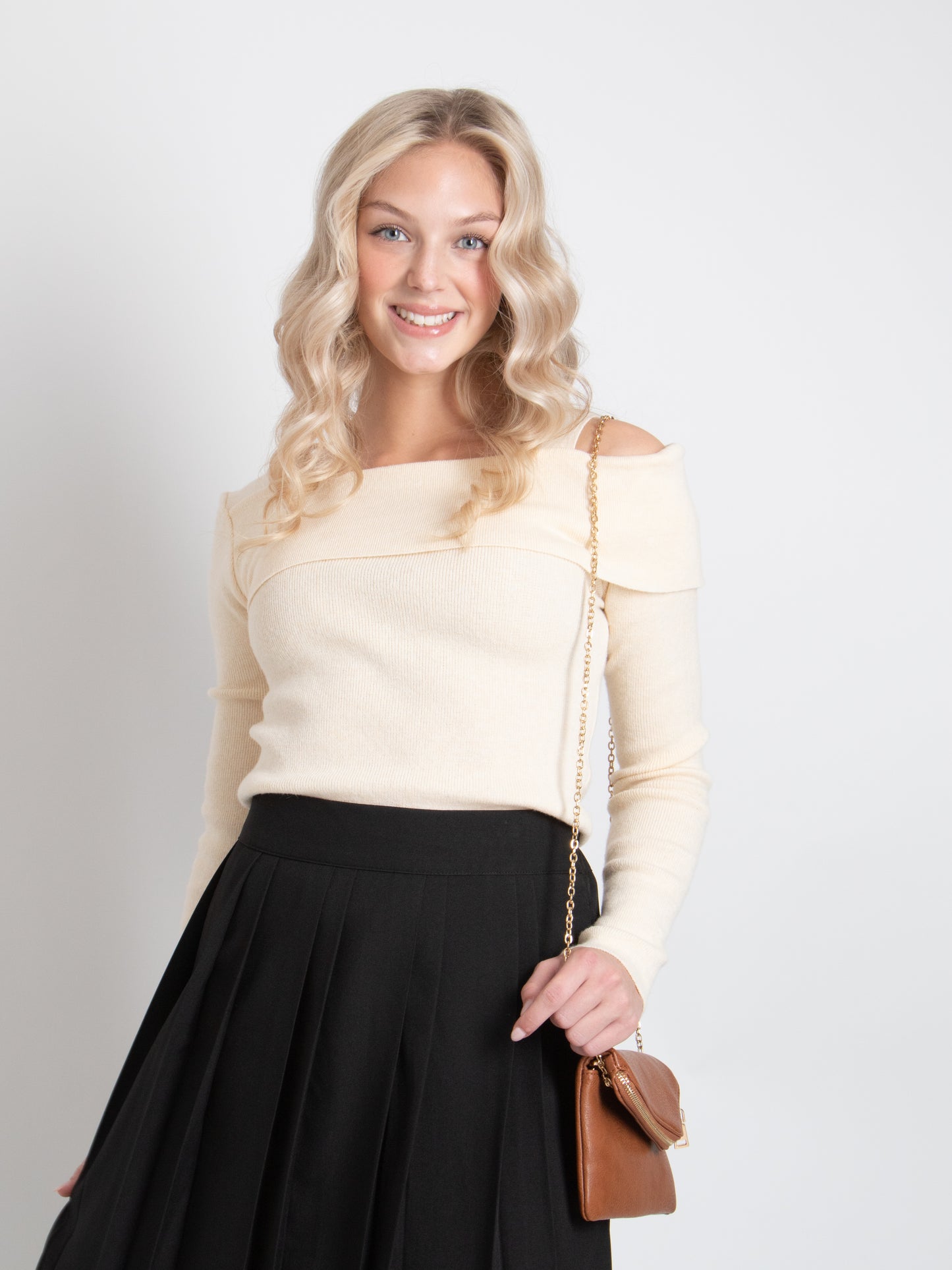 Unbalance Shoulder Knit