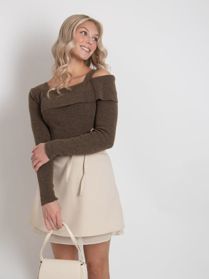 Unbalance Shoulder Knit