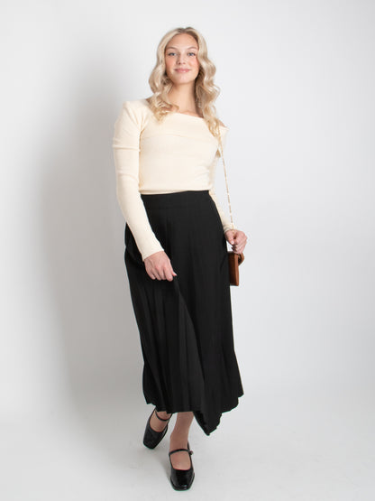 Unbalance Shoulder Knit